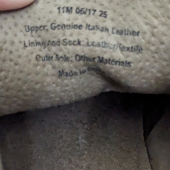Banana Republic Fine Italian Leather Suede Tan Chukka Style Boots Vibram Soles main image 8